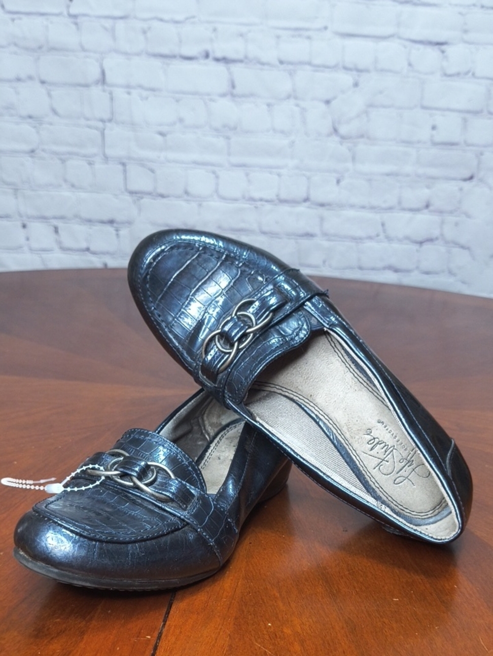 Life Stride Black Croc-Embossed Slip-On Loafers with Metal Bit Size 8 Z2